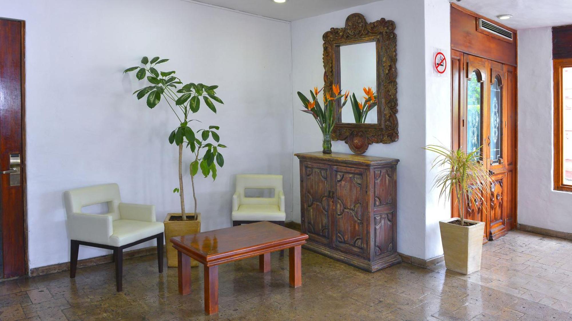 Express By Ihg Hotel 2*